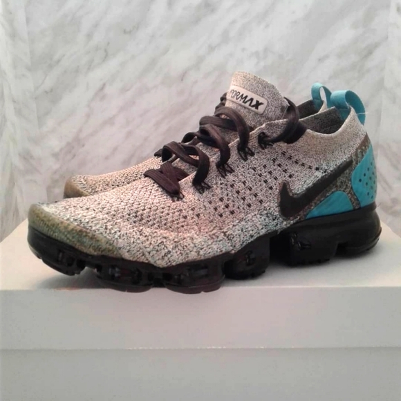 size 8 women's nike air vapormax shoes